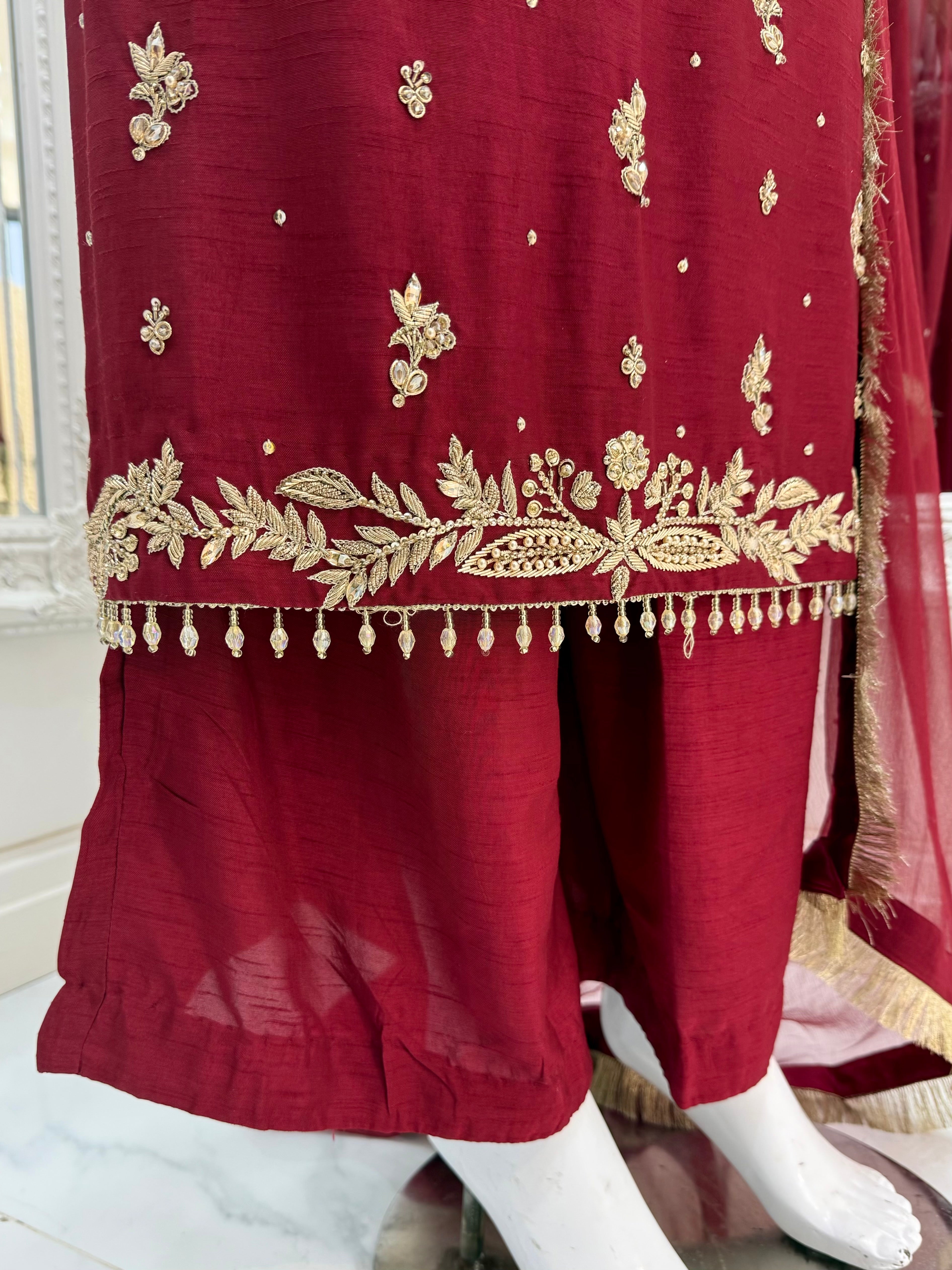Mahira - Red