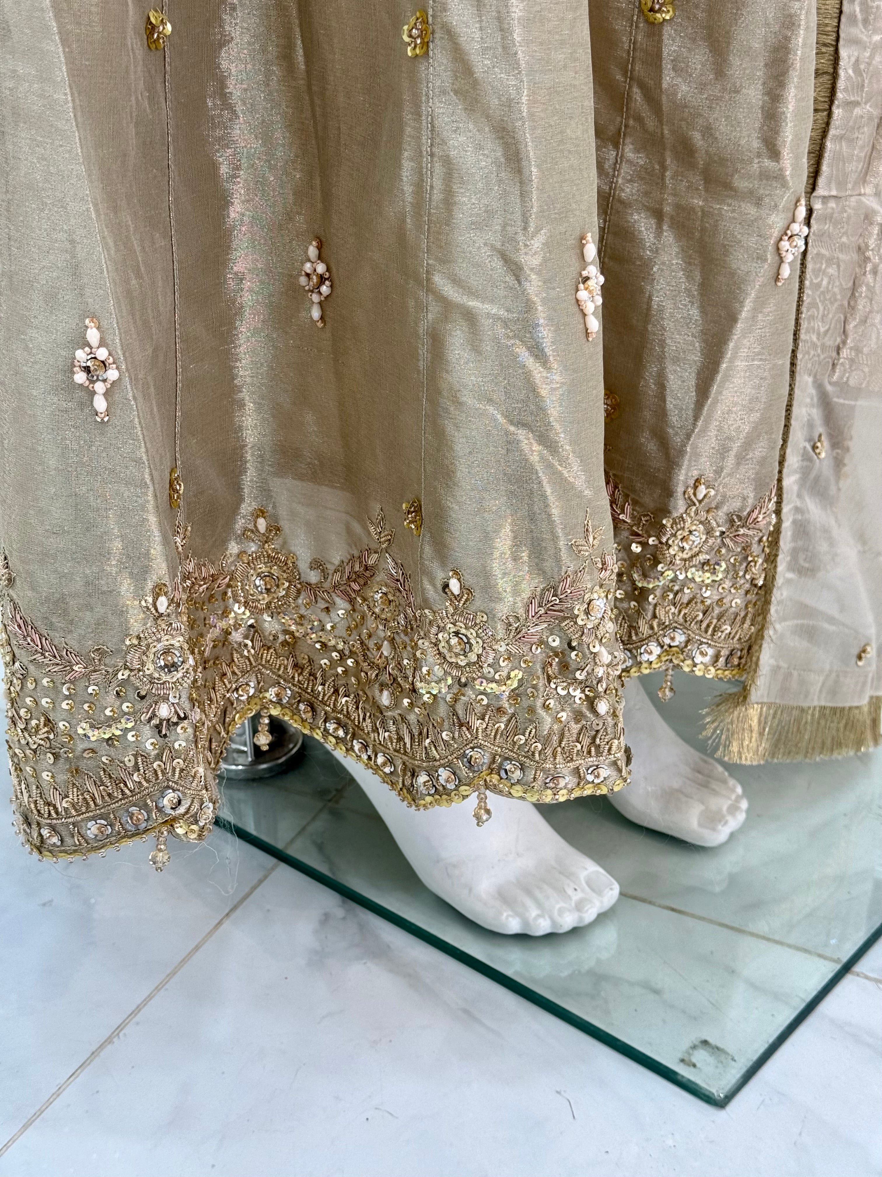 Noor-ul-Ain - Champagne