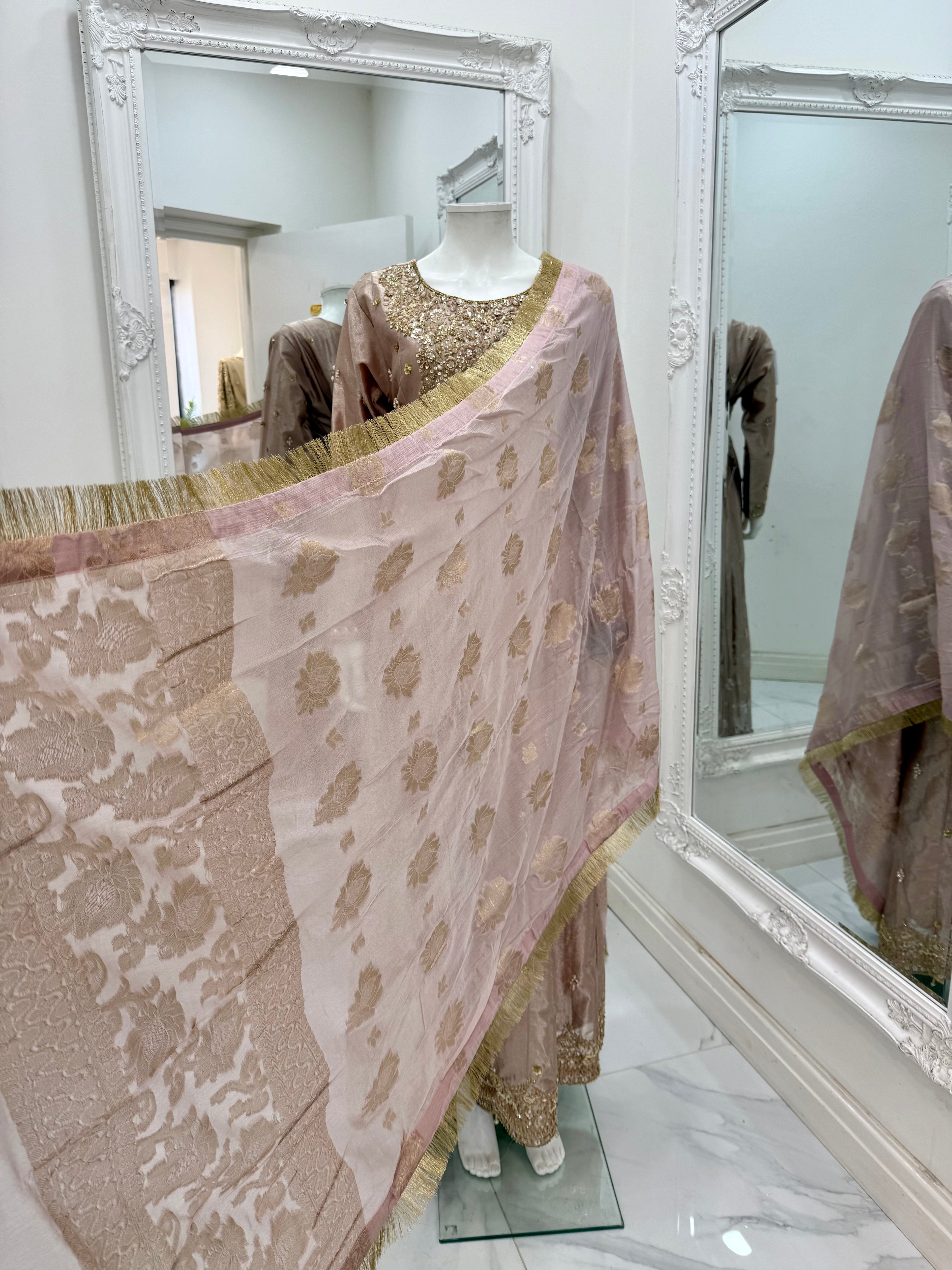 Noor-ul-Ain - Pink