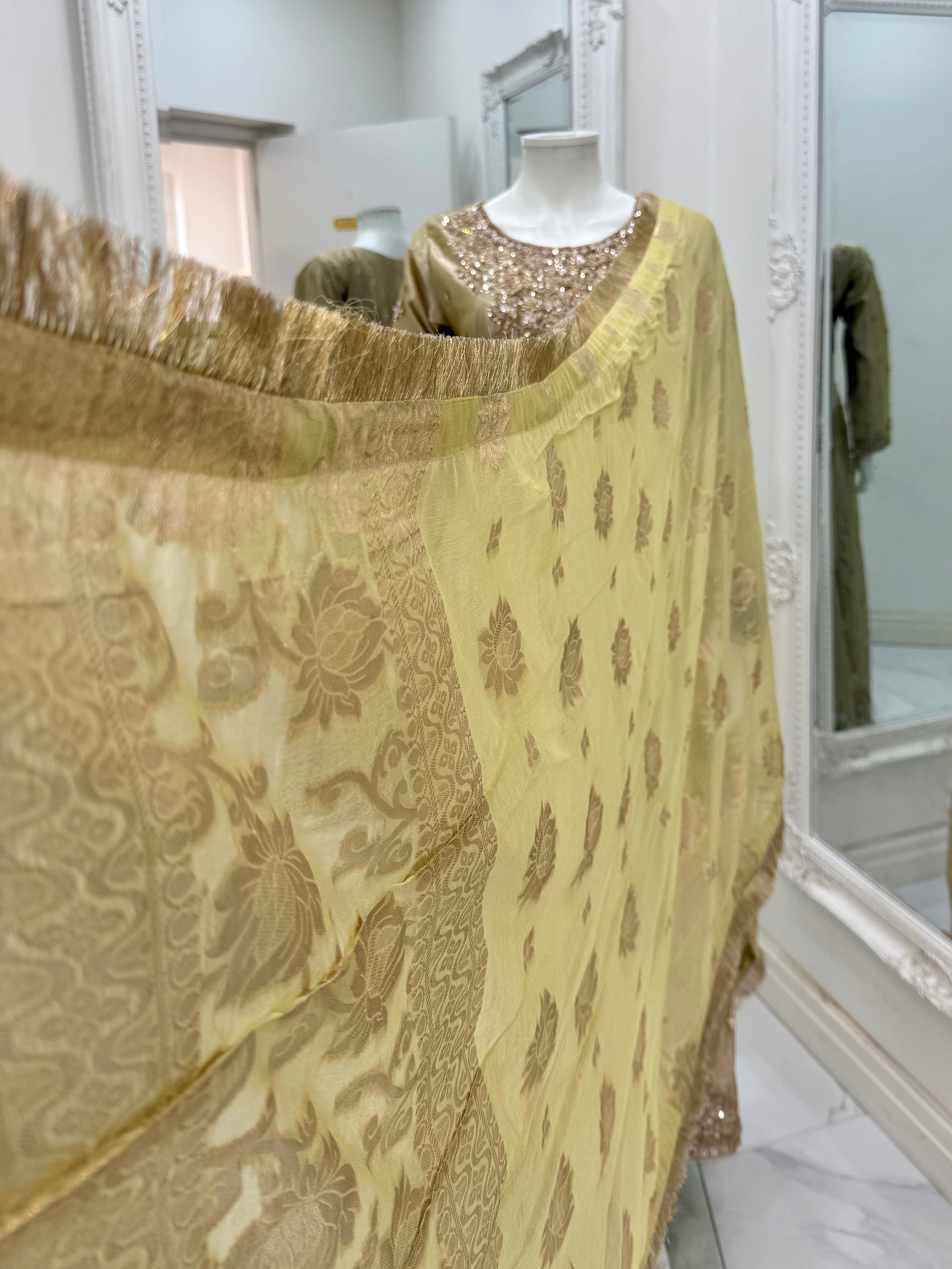 Noor-ul-Ain - Gold
