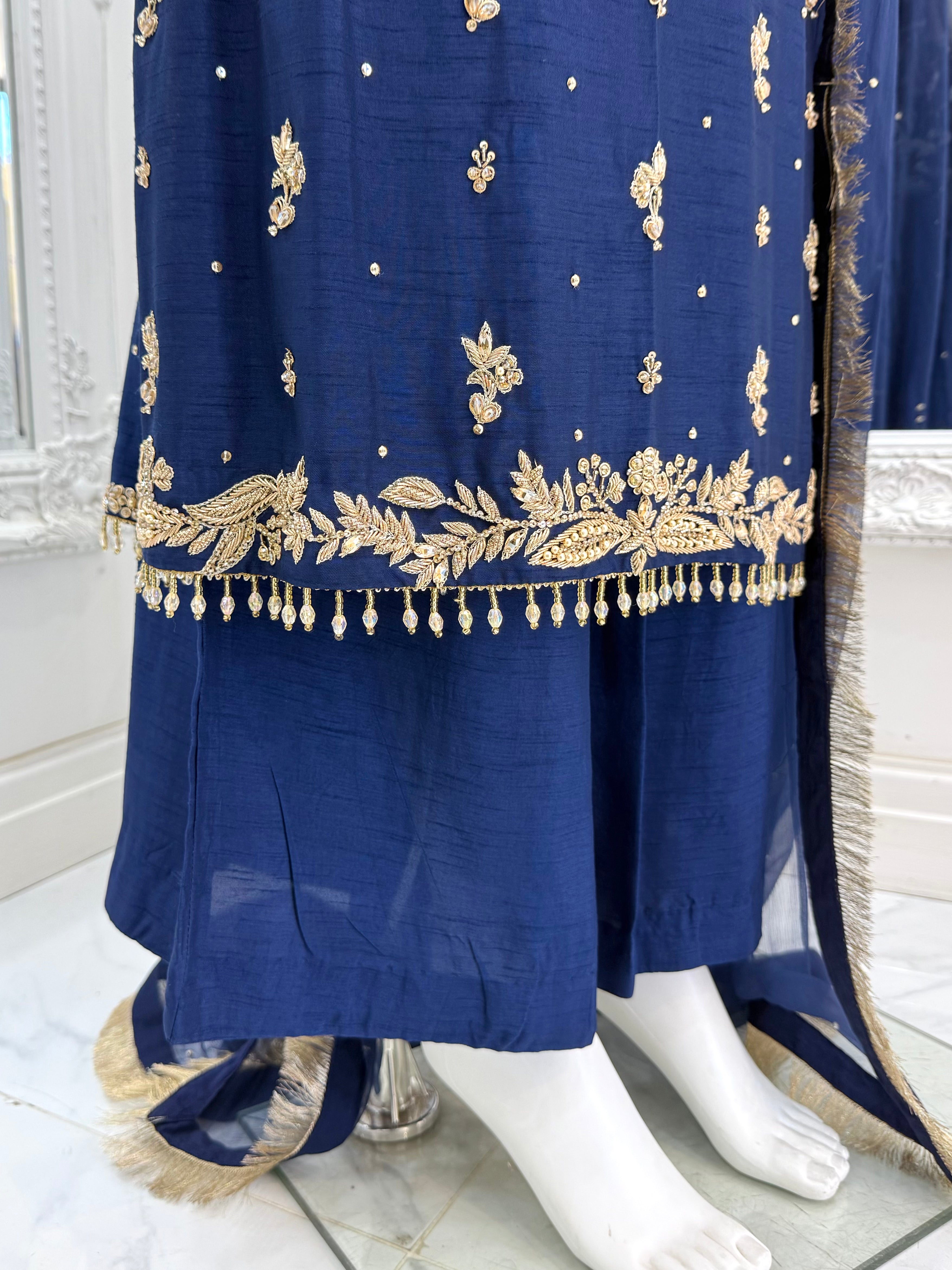 Mahira - Blue