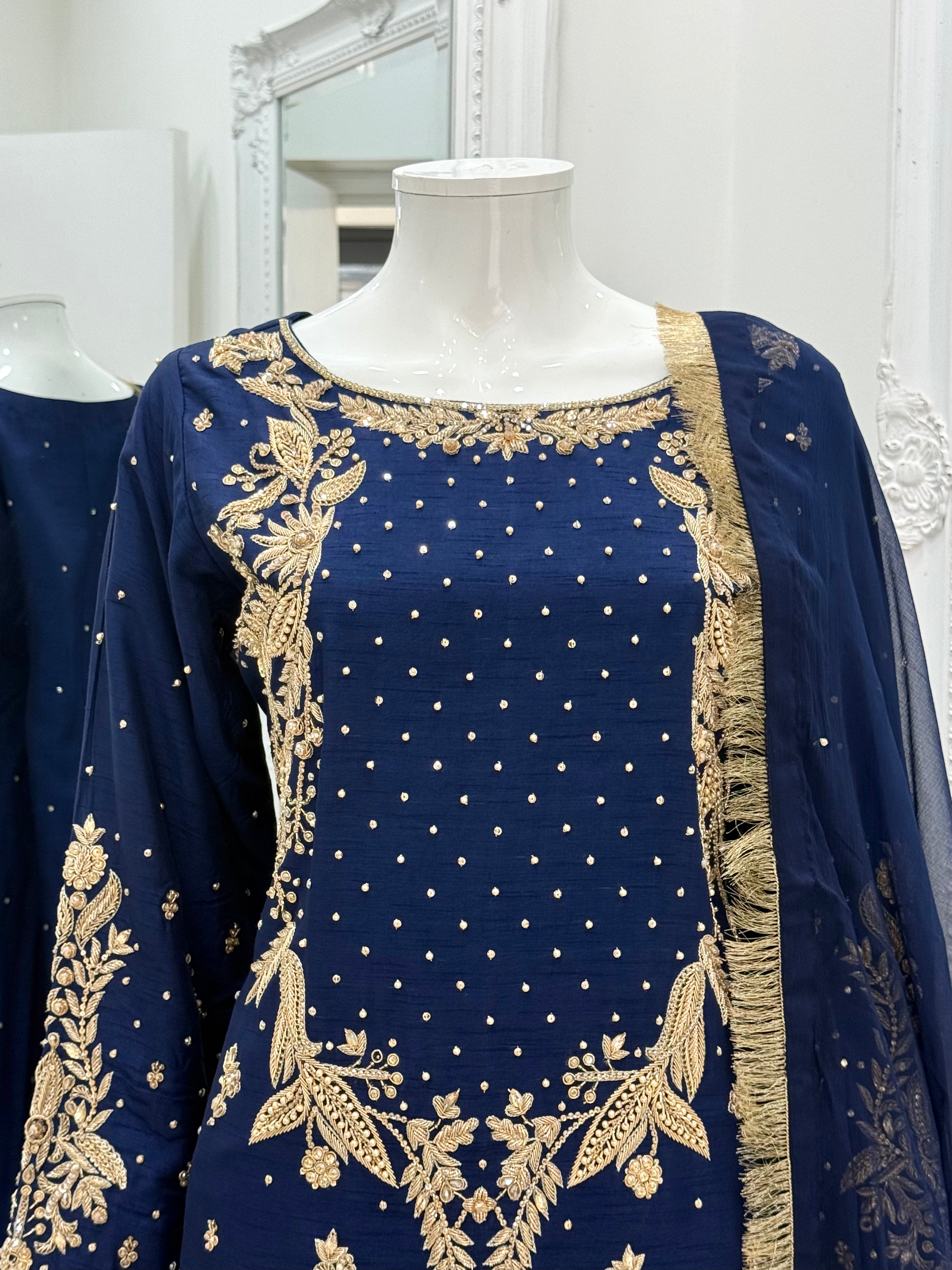 Mahira - Blue