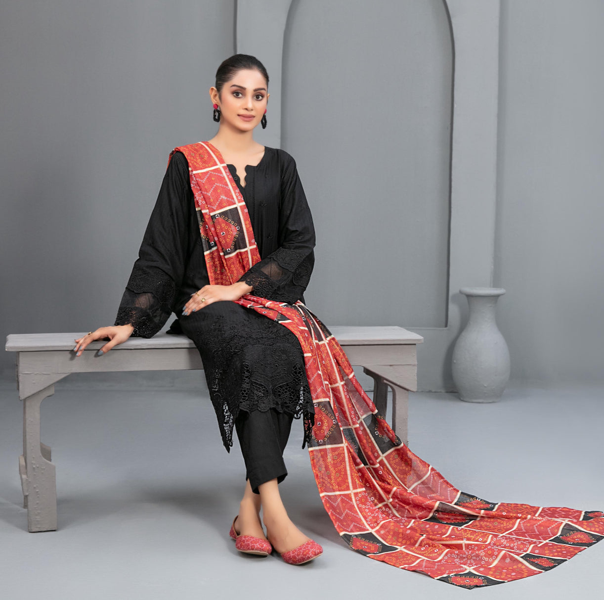 Luxury Lawn Suit with Khussa - Four piece